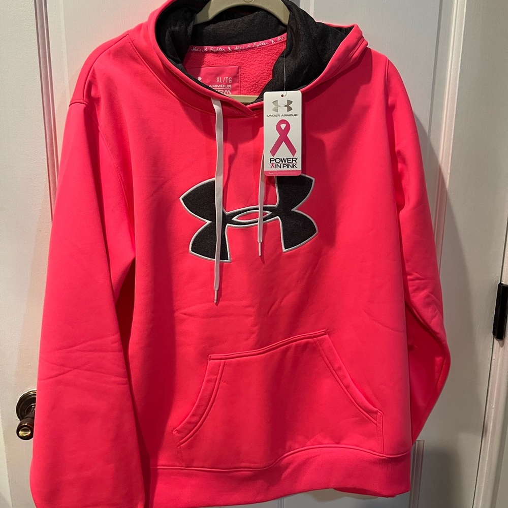 Women’s NWT XL Under Armour hoodie.